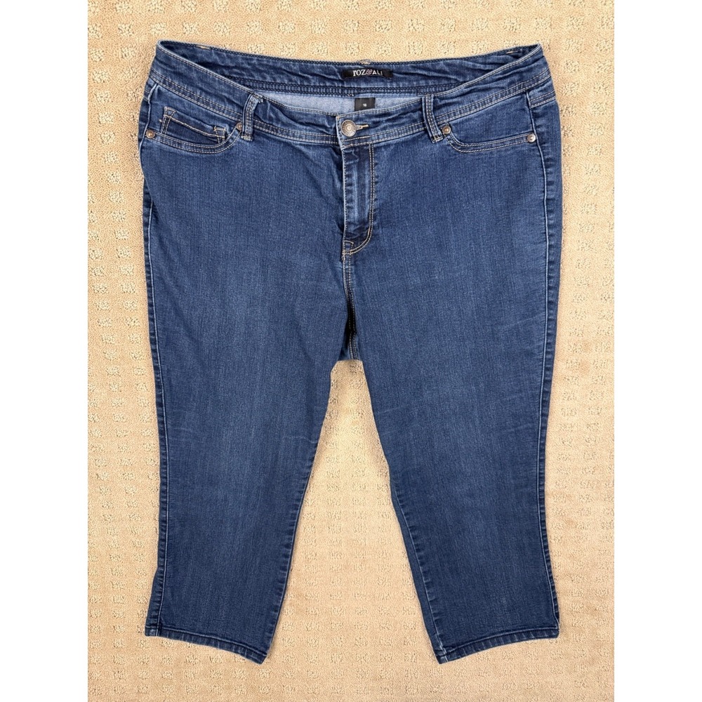 Woman's Roz & Ali Sz 16 32x21 Capri Medium Wash Blue Jeans Excellent #1234